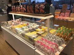 面包甜点陈列柜-好利来(十里河店)