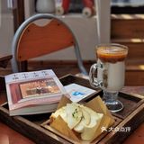 推开门就是另一个隐秘的世界…会是你的童年么