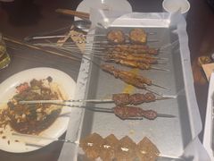 -三个大叔烤羊肉串·歌手驻唱·碳烤鲜肉(西三旗店)