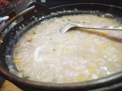 -何妹湿辣牛肉·粤式烧烤砂煲(桂雅路店)