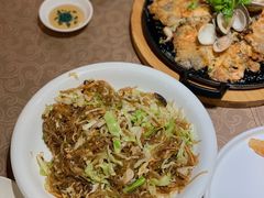 炒凤凰斜鹅粉-百年银屏蚝烙·潮汕菜·非遗(乐山店)