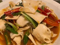 地域椒炒黄喉-紫滇源云南生态菜(丹凤街店)
