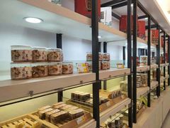 面包甜点陈列柜-穆桂英美食·荣巷店