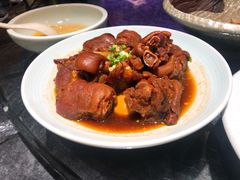 特色大铁锅烀肘子-95号酱骨·一块豆腐(展春园西路店)