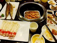-韩宫宴炭火烤肉(中商世界里店)