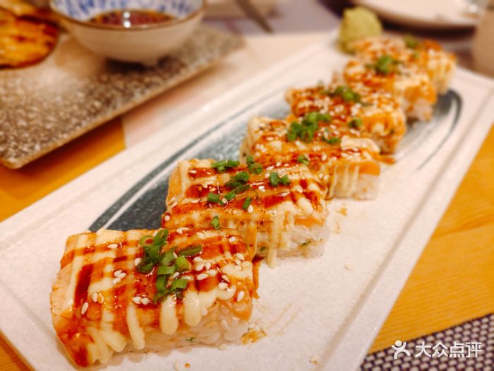 宫谷日本料理(金桥太茂广场店)焦糖三文鱼箱寿司图片 - 第125张
