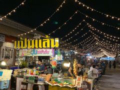 -席娜卡琳火车铁道夜市