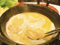 -鲜入围煮花胶鸡海鲜火锅