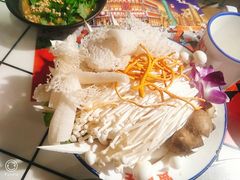-喜悦小串丹东小黄牛海鲜烧烤大排档(民主广场店)