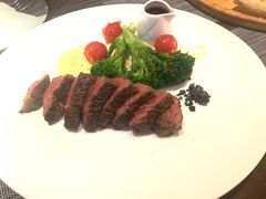 -卡普里披萨·牛扒·下午茶