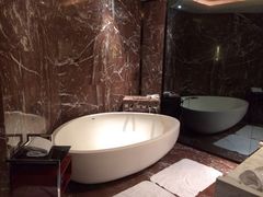 iphone_upload_pic-广州四季酒店