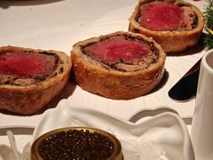 惠灵顿牛排-弦月窗LUNETTE BY AMANDA(复兴路店)