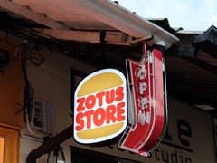 -席娜卡琳火车铁道夜市