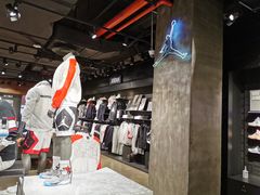 -NIKE武汉品牌体验店