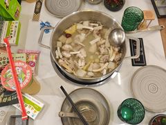 -喃喃椰·糟粕醋·椰子鸡火锅(七堡花园店)