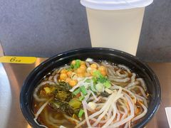 一口香酸辣粉-小飞生煎(东方宝泰店)