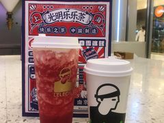 桃子草莓酪酪-LELECHA乐乐茶(月星环球港店)