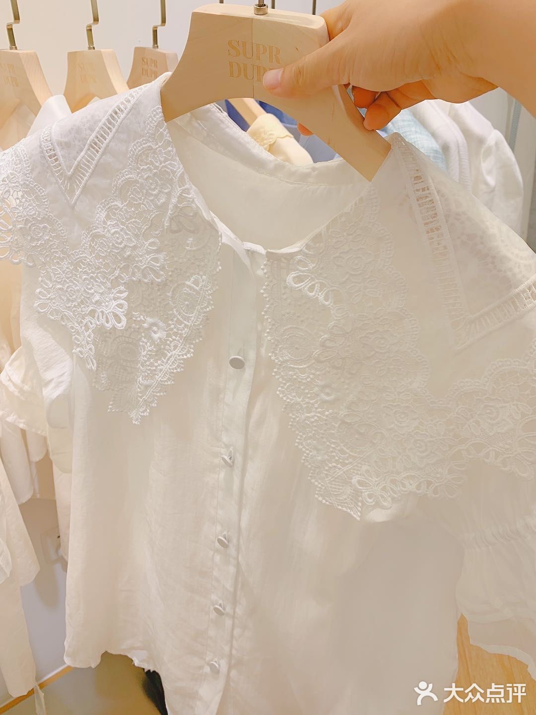 绝对没想到专柜2折的女装店里一不留神买了3袋子🛍