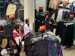 -百年港湾奥特莱斯(香炉礁店)