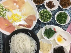 -桥香园过桥米线(国贸店)