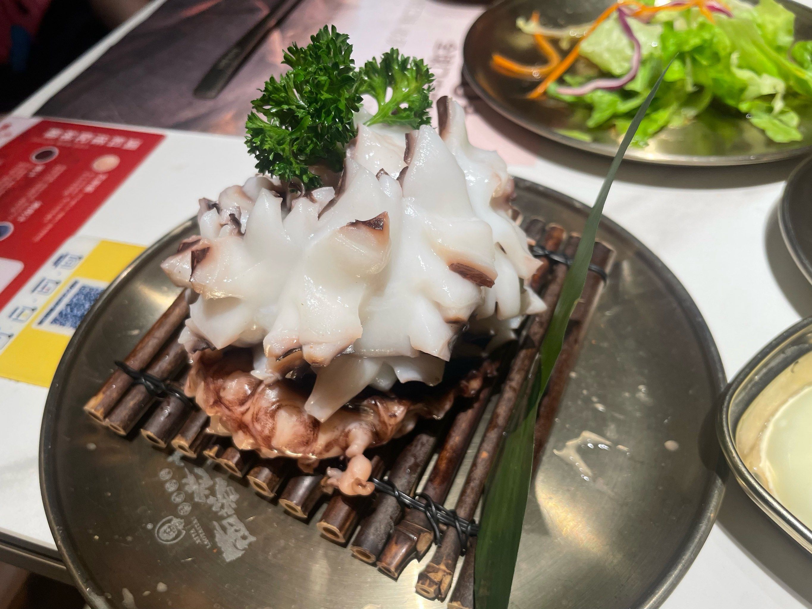 好吃的烤肉,服务员也很热情的帮忙烤肉 横隔肉很嫩很好吃