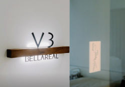 -BELLAREAL新美社