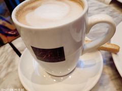 Flat&nbsp;white-Passion by Gerard Dubois