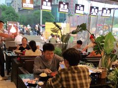 大堂-何师烧烤·香辣蟹·川菜·30年老品牌(太古里旗舰店)