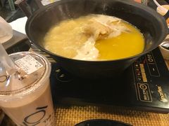 -鲜入围煮花胶鸡海鲜火锅