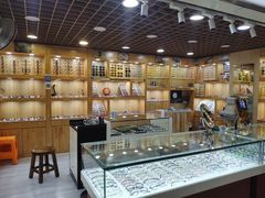 -三叶眼镜城批发市场(上海火车站店)
