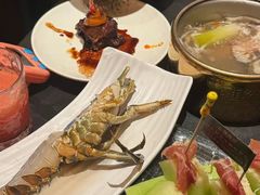 -雍容荟帝王蟹活龙虾展台自助(IFS黑金店)