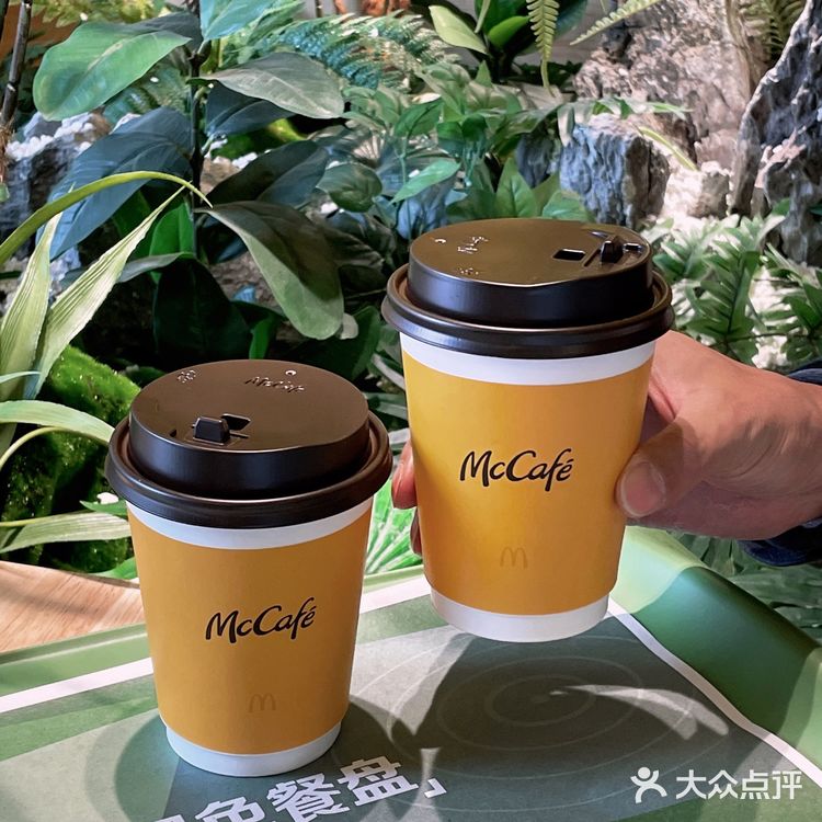 麦咖啡真有你的！这杯奶铁我连炫三杯 