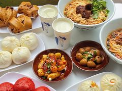 -李与白包子铺(桐梓林店)