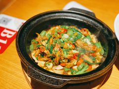 肉酱鲜蘑菇-蜀宴小调·精致家常菜(来福士店)