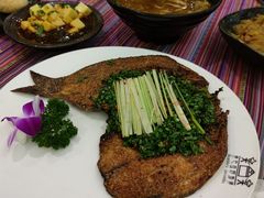 -香巴拉云南餐厅(华莱坞店)