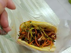 夹红油耳片-小陈方酥锅盔(古城总店)