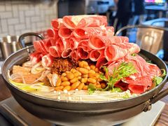 部队锅-MI WU FACTORY米屋美食工厂餐厅(绿地店)