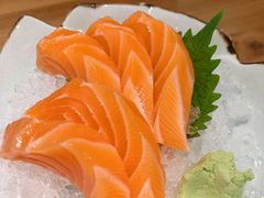 三文鱼刺身-初居食屋日式料理(万象城购物中心店)