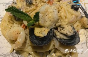 Shrimp Ball Stir-Fried Spaghetti