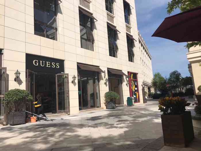 guess(公园1903奥特莱斯)-"偶尔来这边吃饭顺道都会逛一逛,比较喜欢他