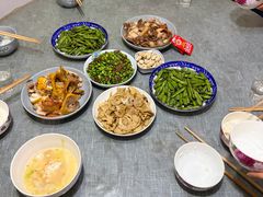 -何师烧烤·香辣蟹·川菜·30年老品牌(太古里旗舰店)