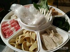 -鸡遇虾煲干锅火锅(小寨金莎店)