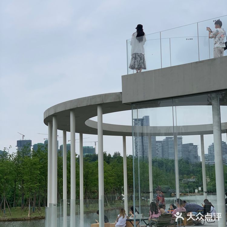 这个夏天谁不喝一颗椰子冰咔我都会伤心的OK？