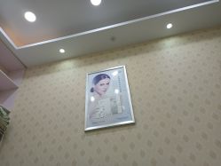 -苗医生专业祛痘·皮肤管理