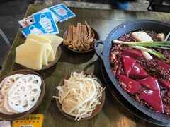 -黄潇洒老火锅(九眼桥宏济巷店)