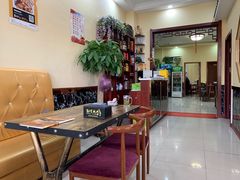 大堂-壹阁胡羊焖饼(特色小吃街店)