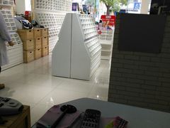 -诺柯视眼镜-蔡司依视路官方工厂店(淞南一店)