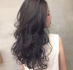 -天下皇剪新潇洒美容美发