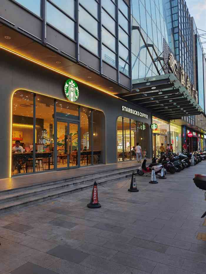 星巴克(三亚陵水海韵广场店)-"witnessed the whole .