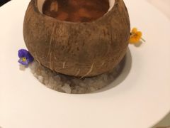 椰子八宝鸡汤-闻见中国海南菜(K11店)